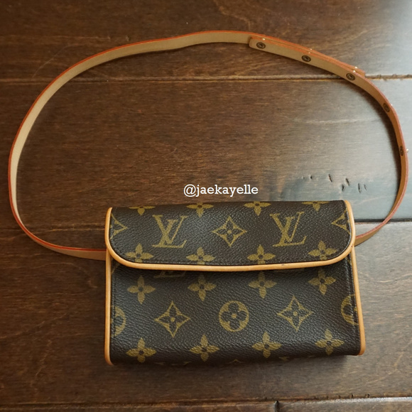 Louis Vuitton Handbags - Auth Louis Vuitton Florentine Pochette Waist Bag